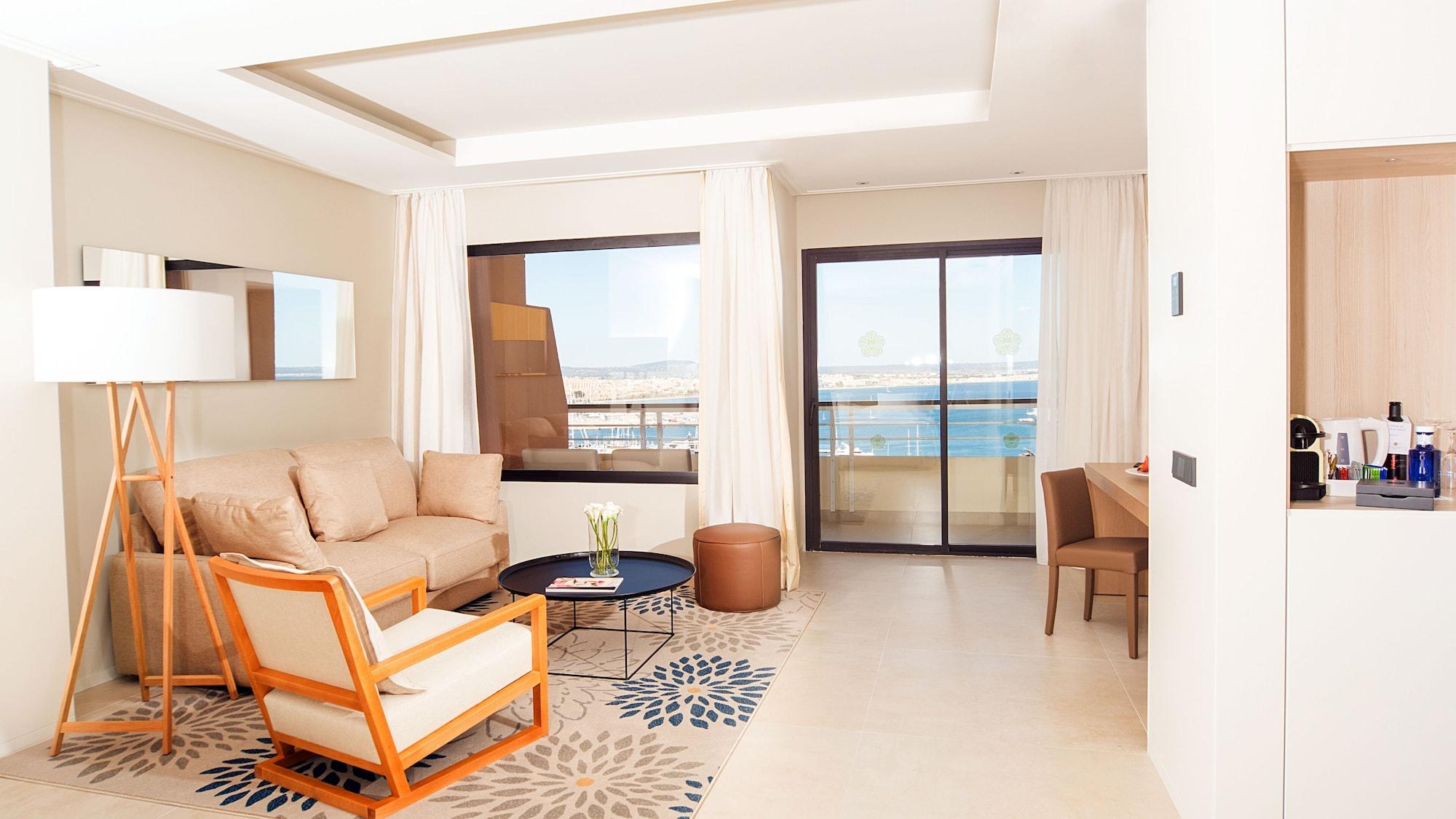 Gpro Valparaiso Palace & Spa Palma de Mallorca Exterior photo A suite at the hotel