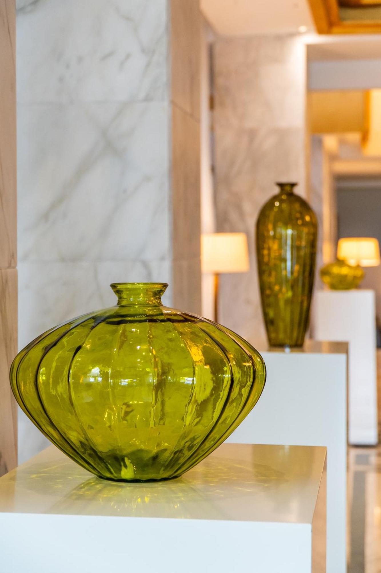 Gpro Valparaiso Palace & Spa Palma de Mallorca Exterior photo Vases